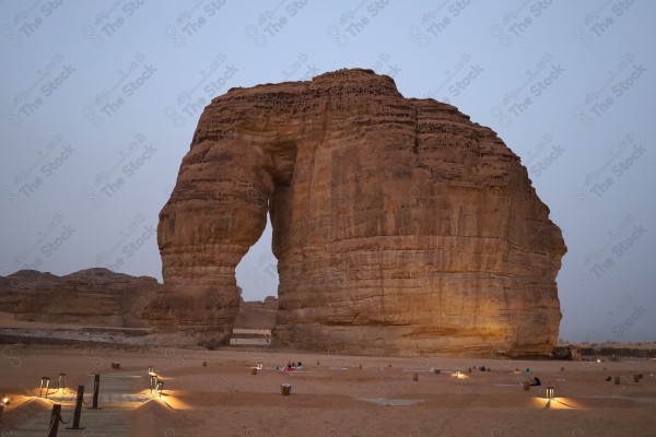 جبل الفيل - مدينة العلا - مدائن صالح - أماكن تاريخية وسياحية في السعودية