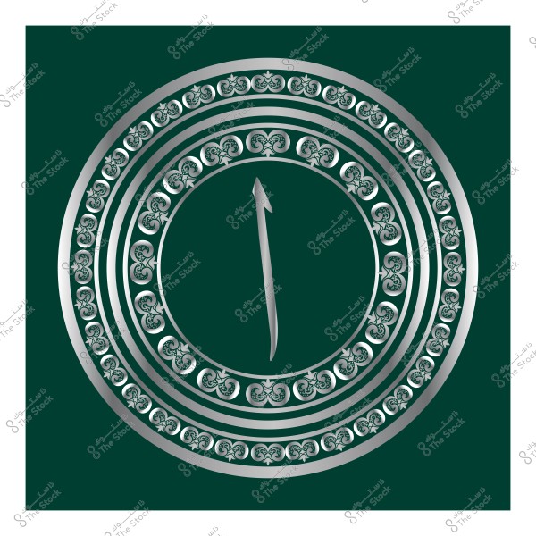 تصميم فني لدائرة فضية مزخرفة تحتوي على سهم على خلفية خضراء داكنة.