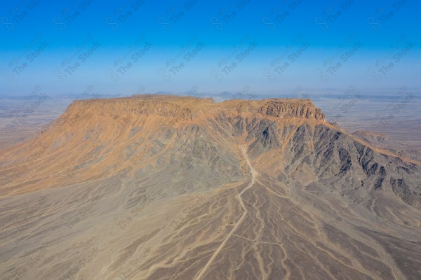 لقطة جوية لجبال طمية الواقعة شمال غرب القصيم ، جبال السعودية ، الطبيعة في السعودية