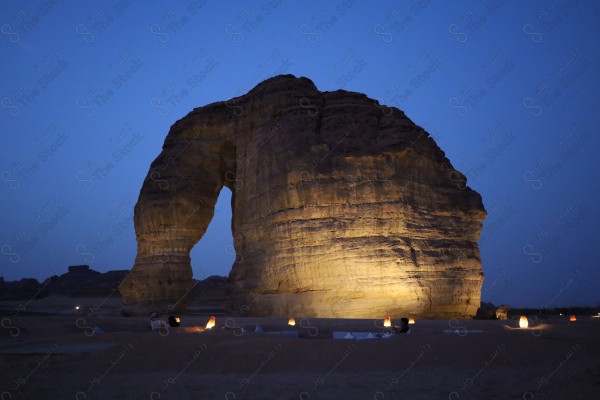 جبل الفيل - مدينة العلا - مدائن صالح - أماكن تاريخية وسياحية في السعودية