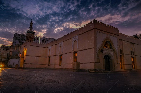 لقطة مسجد الشافي أحد المساجد القديمة في جدة بالسعودية اثناء غروب الشمس ، جدة التاريخية ، المعالم التاريخية في جدة، السياحة في السعودية، مباني اثرية قديمة