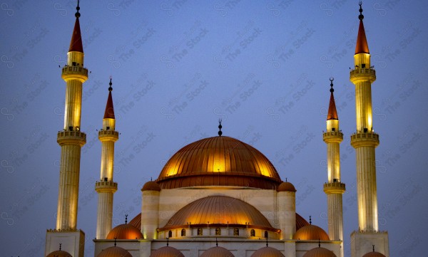 A snapshot of a mosque in Saudi Arabia at night, mosques and mosques, acts of worship