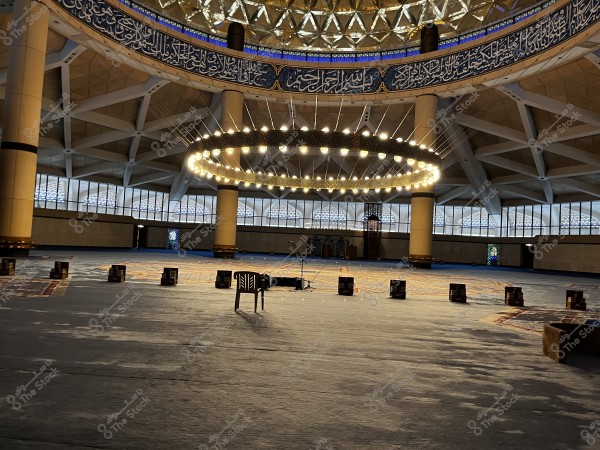 المالية بعدة عيون وجهات