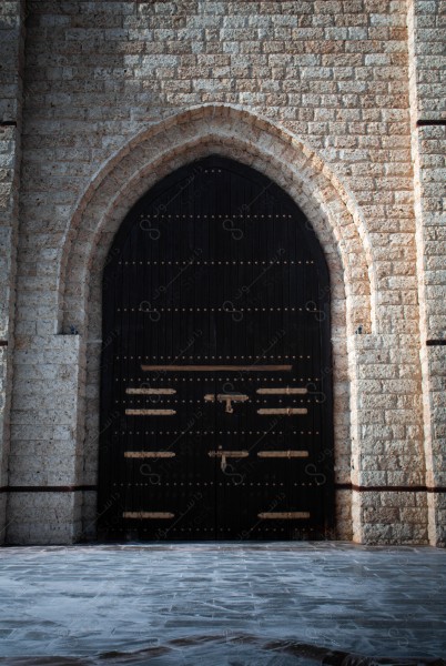 snapshot of an ancient archaeological door of one of the historical archaeological buildings in Jeddah, Saudi Arabia, historical monuments in Jeddah, tourism in Saudi Arabia.