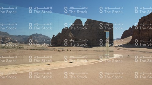 مرايا عاكسة على جبال منطقة (العلا) المملكة العربية السعودية