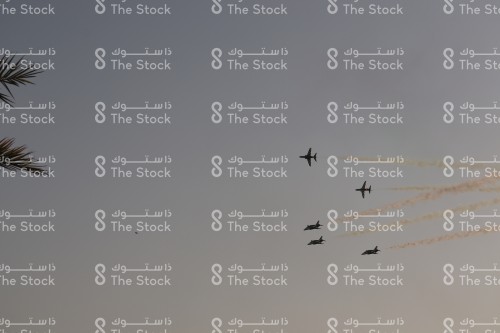 مجموعة من الطائرات تحلق في السماء بمناسبة اليوم الوطني السعودي
