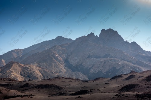 صورة لسلسلة جبال طويق في الرياض في المملكة العربية السعودية , حافة نهاية العالم.