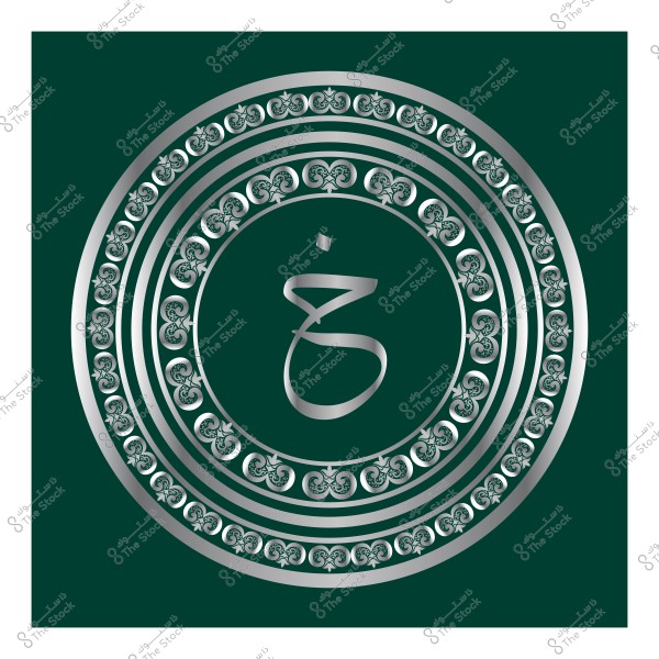 تصميم يتضمن حرف الخاء بخط عربي مزخرف باللون الفضي داخل إطار دائري مزخرف على خلفية خضراء.