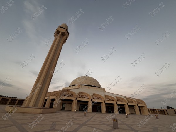 مسجد مطار الملك خالد الدولي