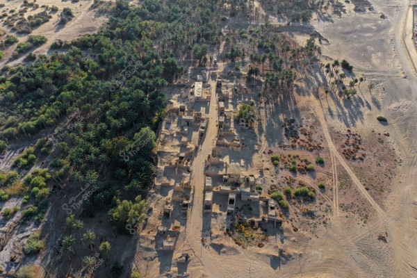 منظر جوي قصر كاف الأثري هو حصن تاريخي هام يقع شمال محافظة القريات بمنطقة الجوف في السعودية، بناه الشيخ نواف الشعلان ، عام 1338هـ (1920م) كحصن دفاعي ومقر للحكم، ويتميز بتصميمه المربع وأبراجه الحجرية والطينية