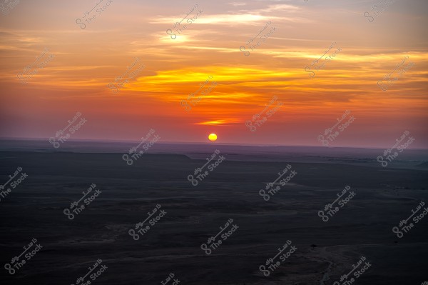 غروب الشمس على حافة العالم