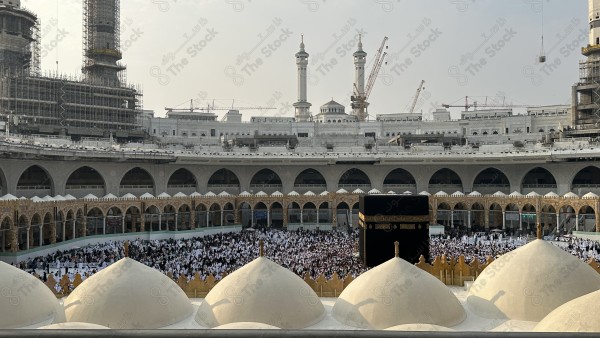 المسجد الحرام مكة المكرمة - المصلون المسلمون يؤدون الطواف والعمرة بالحرم المكر - الكعبة المشرفة