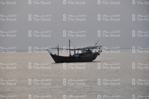 سفن شراعيه البانوش على شواطئ الخليج العربي،، سفينة خشبية