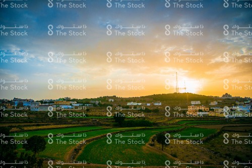 الشروق على المدرجات الزراعية في منطقة عسير الجبلية، المملكة العربية السعودية
