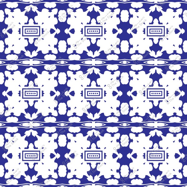 نمط هندسي مكرر باللونين الأزرق والأبيض يتميز بتصميم متماثل. الشكل يحتوي على أشكال هندسية معقدة تحتوي على مربع محاط بأشكال متعرجة ودوائر صغيرة. الخلفية بيضاء والأنماط باللون الأزرق الغامق.