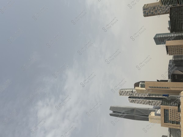 سماء الرياض ظهرا بعد موجة البرد الشديد لا شمس