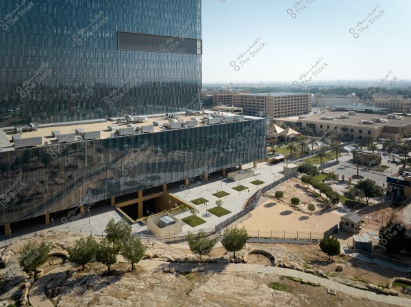 صورة جوية احترافية تُبرز جمال المباني والشوارع في مدينة الرياض.