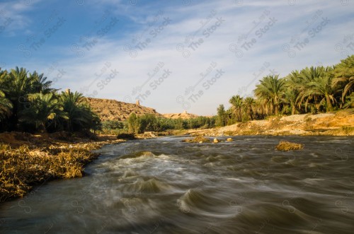 لقطة لوادي الحاير تظهر فيها النهر و الطبيعة الخلابة في السعودية ، اماكن سياحية