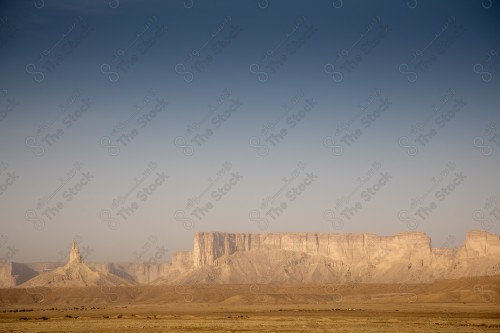 صورة لسلسلة جبال طويق في الرياض في المملكة العربية السعودية , حافة نهاية العالم.