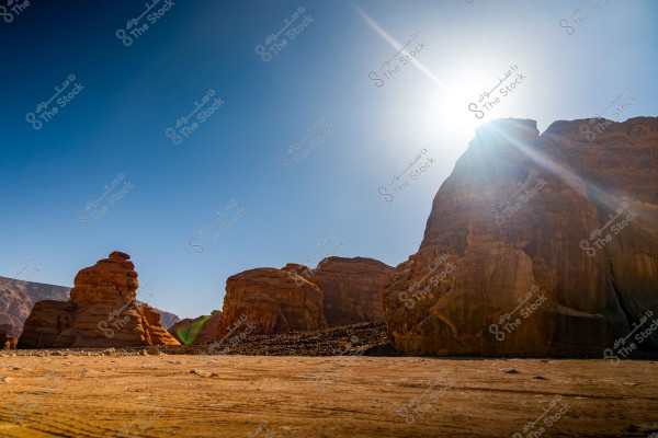 منظر خلاب لتكوين الصخور مقابل السماء ، منظر طبيعي جميل من العلا ، المملكة العربية السعودية