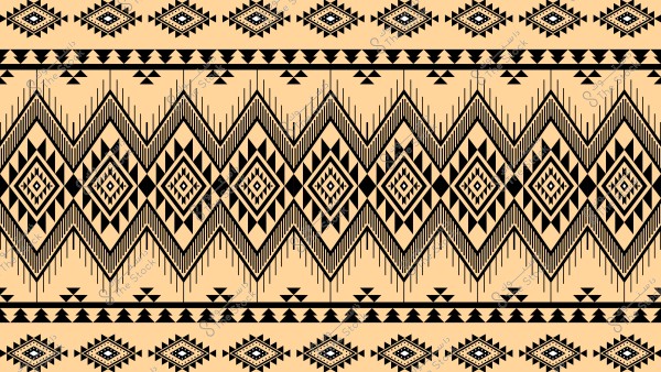 تصميم هندسي بخلفية بيج ونمط من الأشكال الماسية والسهمية بلون أسود. يحتوي التصميم على خطوط رأسية وزخارف مثلثة وجميلة تشبه الأنماط التقليدية.