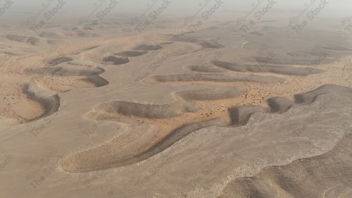 تصوير جوي لتكونات وتضاريس عجيبة غرب مدينة الرياض