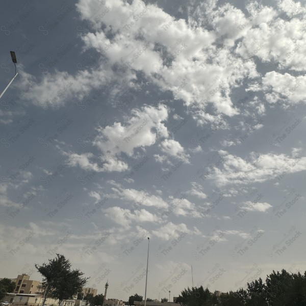 السماء  والغيوم